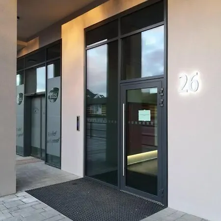 M&m1 Near Center - Free Garage Parking - Ac Кошице