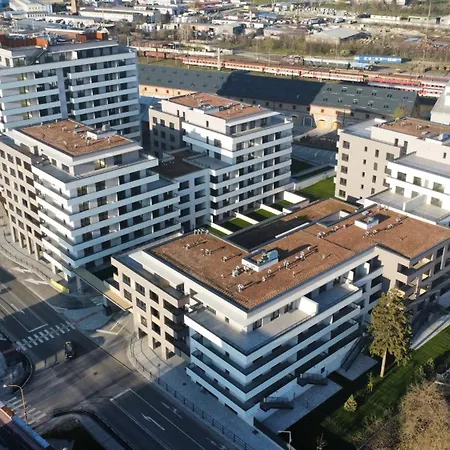 M&m1 Near Center - Free Garage Parking - Ac Кошице
