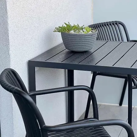 M&m1 Near Center With Free Parking - Ac * 科希策