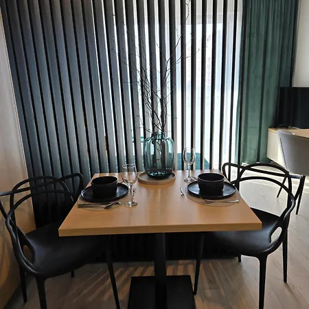 M&M1 Studio Apartment Near Center - Free Garage Parking - Ac Koszyce